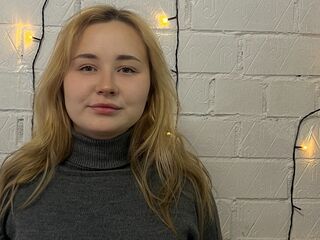 topless webcam girl PollySausedo