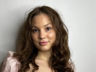 adult liveshow RegenaCrichlow