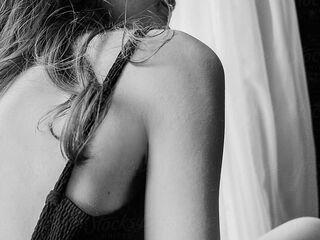 hot cam girl masturbating with dildo RemaRoy