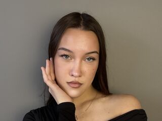 camwhore shaved pussy RosannShrier
