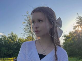adult cam show SophieBannington