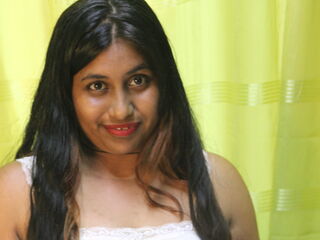 girl showing tits SophieSamaro