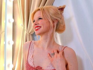masturbating camgirl StacyValeon
