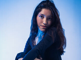 naked camgirl masturbating with dildo TrinityNova