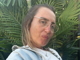 cam girl masturbating with dildo Usagii