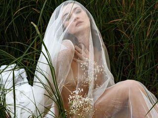 hot strip tease web cam VictoriaIcett