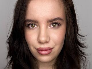 cam girl playing with vibrator WillenaNavar